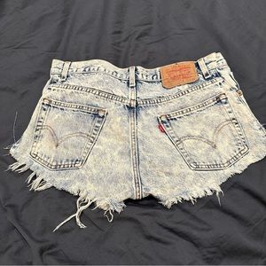 LEVI’S cutoff shorts